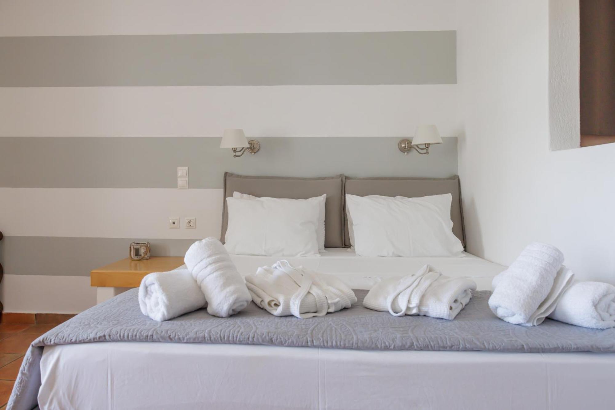 Maryo Village Hotel Naoussa